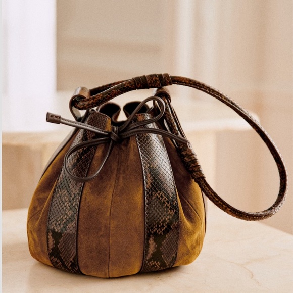 Sezane Handbags - NWT | Sézane LOLA Bucket Bag